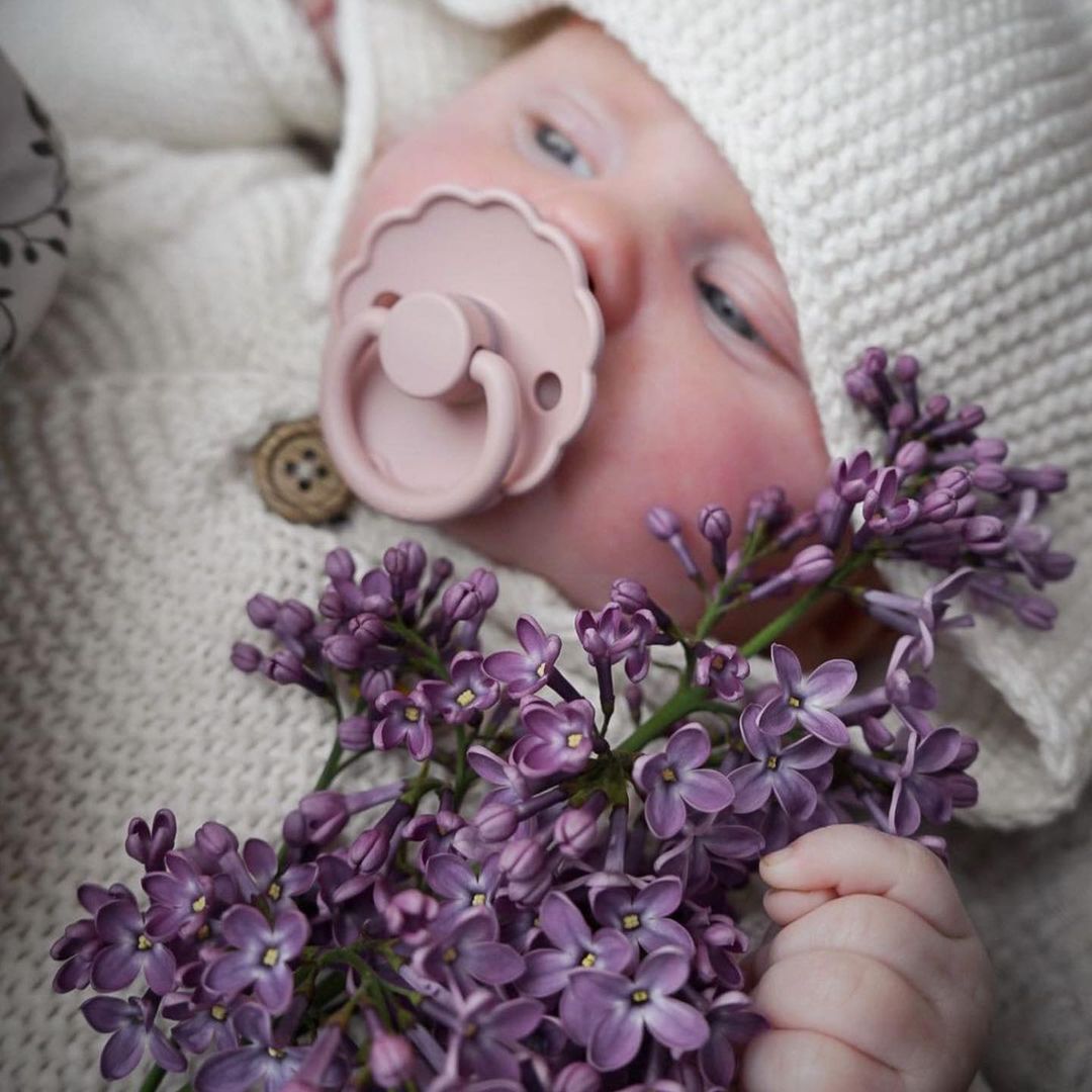 Personalized FRIGG Daisy Latex Baby Pacifier – Engraved Name