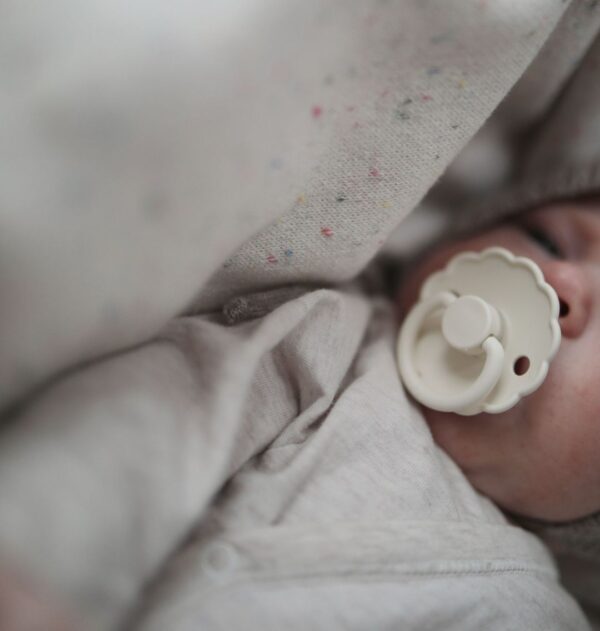 Personalized FRIGG Daisy Latex Baby Pacifier – Engraved Name